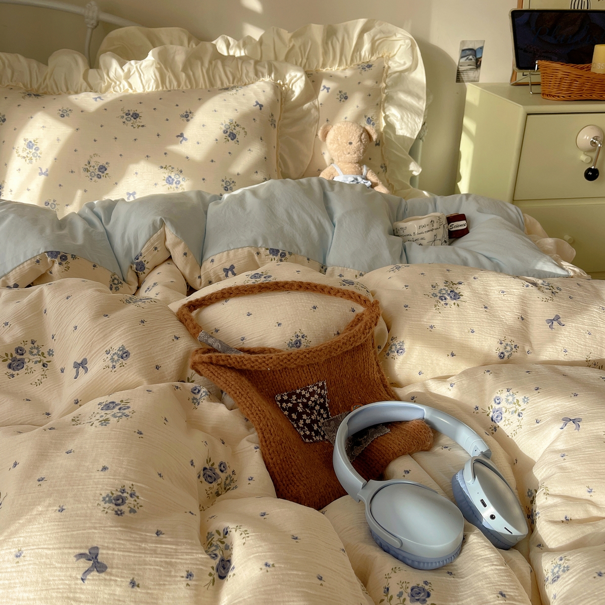 91家纺网 家纺一手货源 找家纺 轻奢坊 2026新款皱皱纱韩系碎花法式花边四件套 花漾蓝风