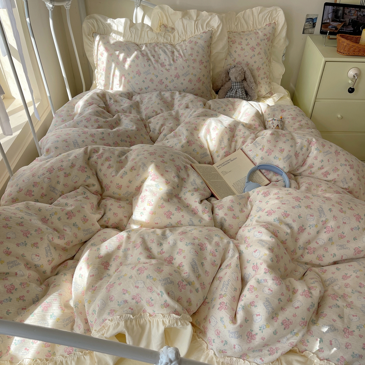 91家纺网 家纺一手货源 找家纺 轻奢坊 2026新款皱皱纱韩系碎花法式花边四件套 花漾粉猫