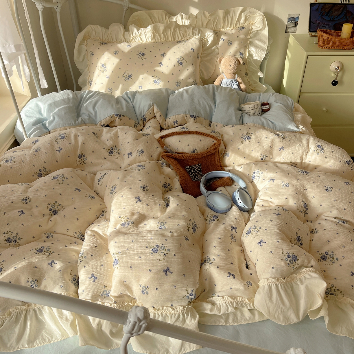 91家纺网 家纺一手货源 找家纺 轻奢坊 2026新款皱皱纱韩系碎花法式花边四件套 花漾蓝风