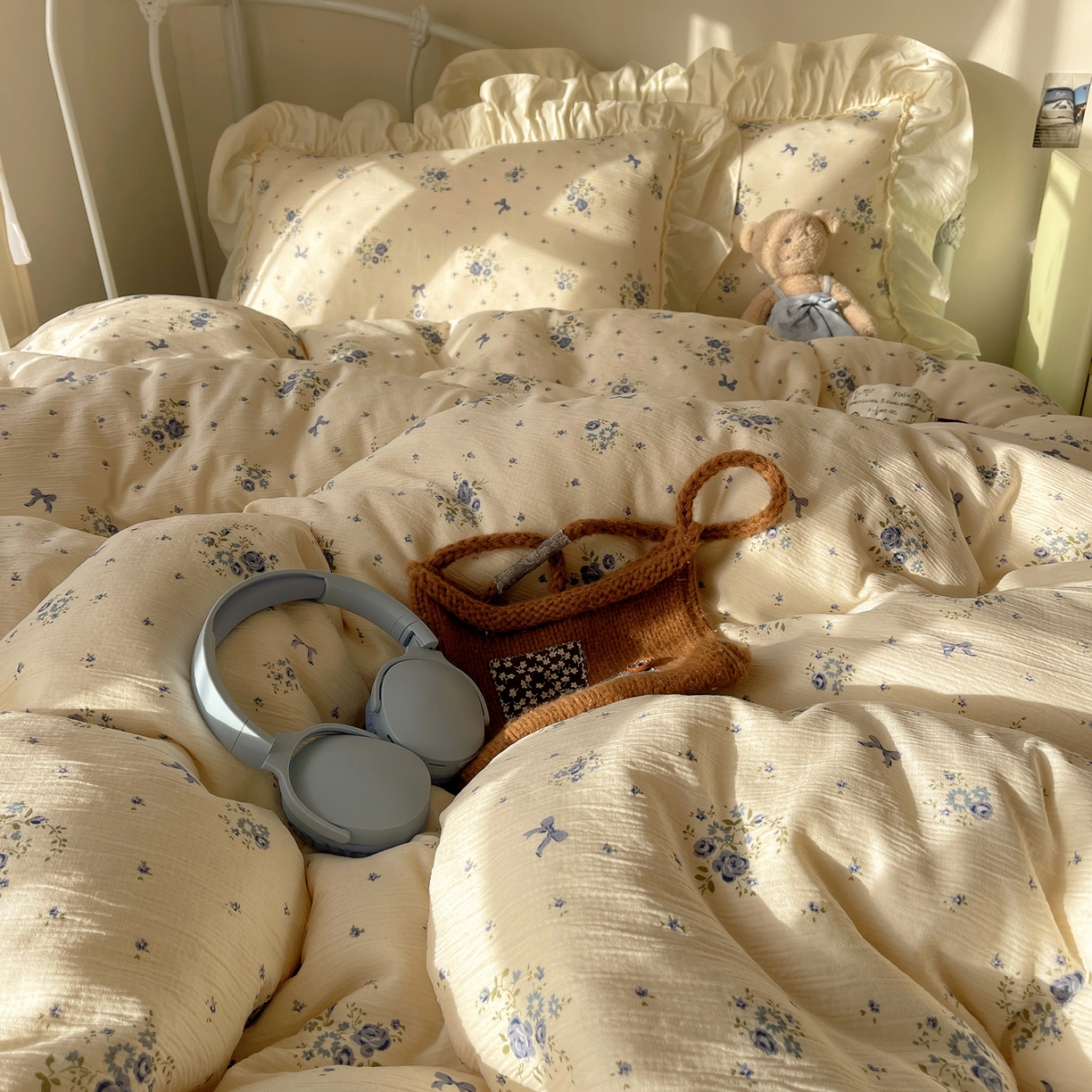 91家纺网 家纺一手货源 找家纺 轻奢坊 2026新款皱皱纱韩系碎花法式花边四件套 花漾蓝风