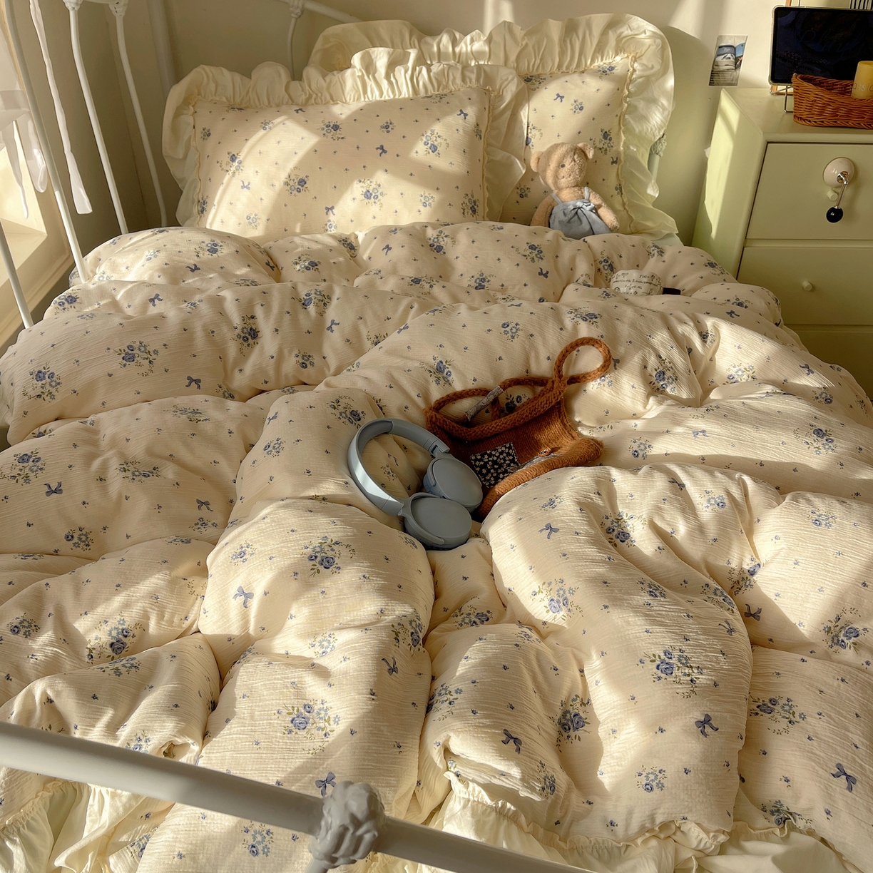 91家纺网 家纺一手货源 找家纺 轻奢坊 2026新款皱皱纱韩系碎花法式花边四件套 花漾蓝风