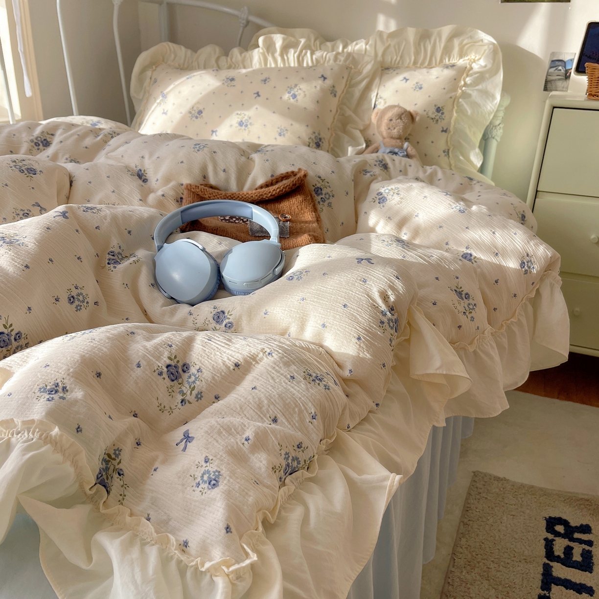 91家纺网 家纺一手货源 找家纺 轻奢坊 2026新款皱皱纱韩系碎花法式花边四件套 花漾蓝风