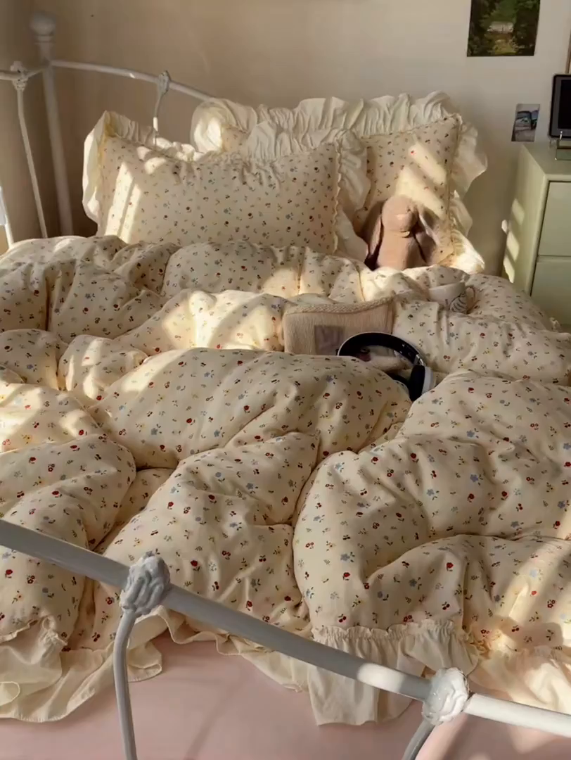 91家纺网 家纺一手货源 找家纺 轻奢坊 2026新款皱皱纱韩系碎花法式花边四件套 花漾点点