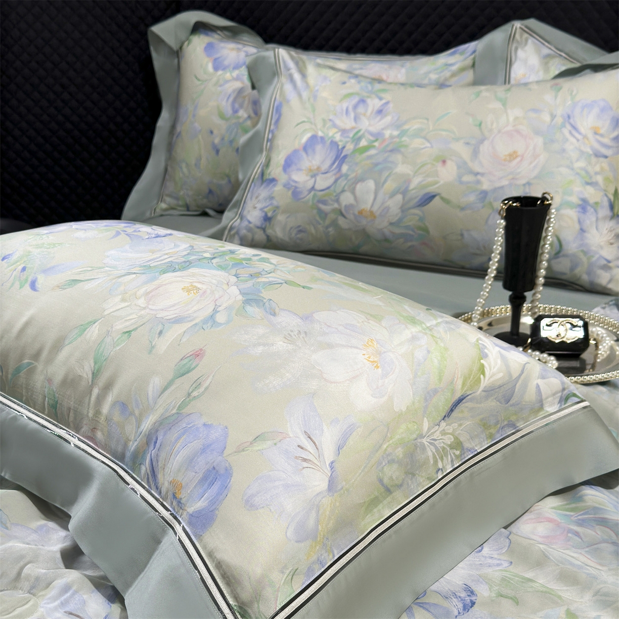 91家纺网 家纺一手货源 找家纺 朵希曼 2026新款60天丝镂空夏被四件套系列（控价：夏被线上券后不低于239 夏被四件套线上券后不低于369) 柚青