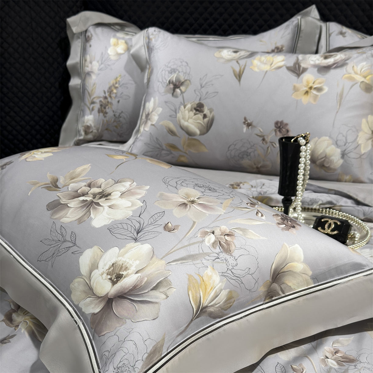 91家纺网 家纺一手货源 找家纺 朵希曼 2026新款60天丝镂空夏被四件套系列（控价：夏被线上券后不低于239 夏被四件套线上券后不低于369) 芷兰