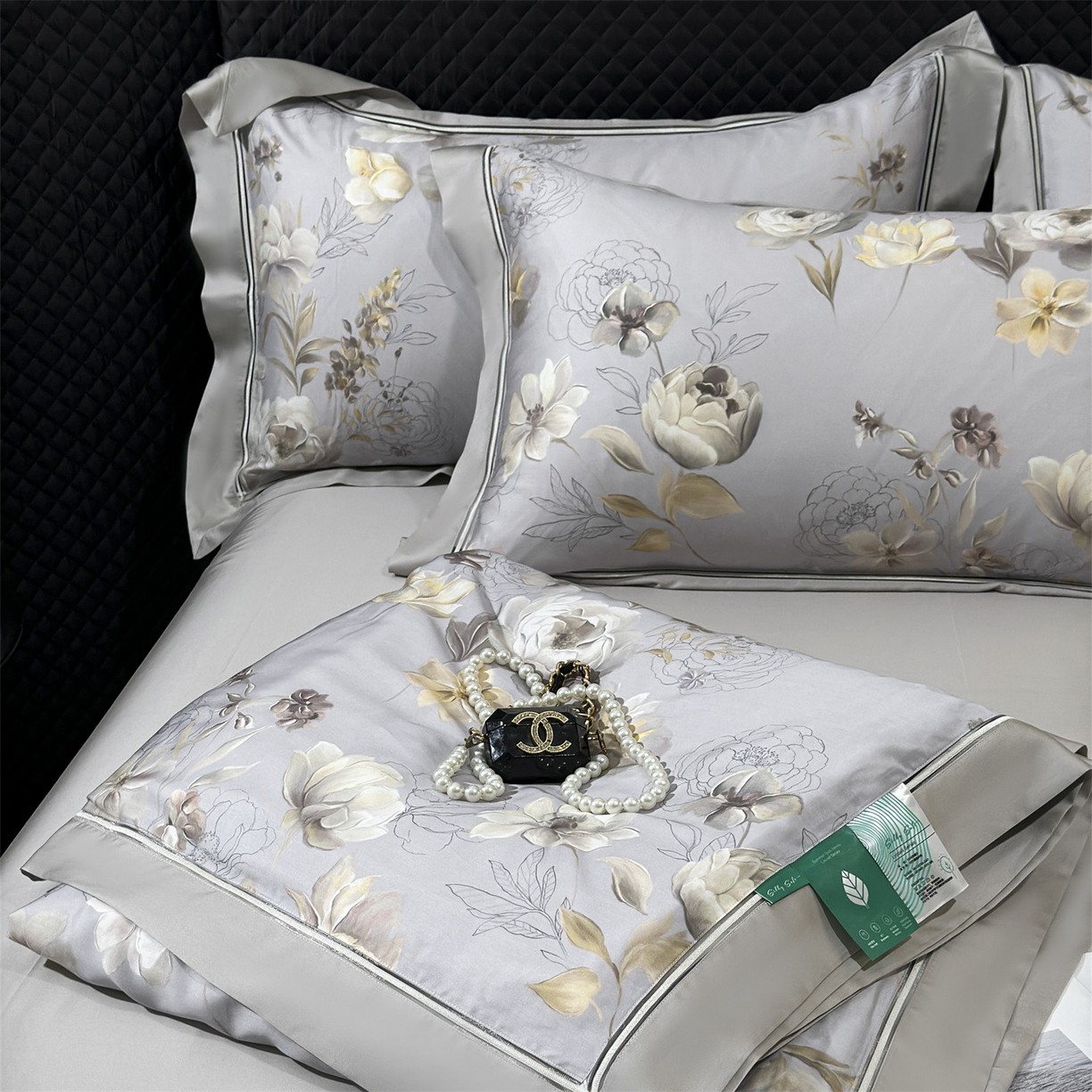 91家纺网 家纺一手货源 找家纺 朵希曼 2026新款60天丝镂空夏被四件套系列（控价：夏被线上券后不低于239 夏被四件套线上券后不低于369) 芷兰