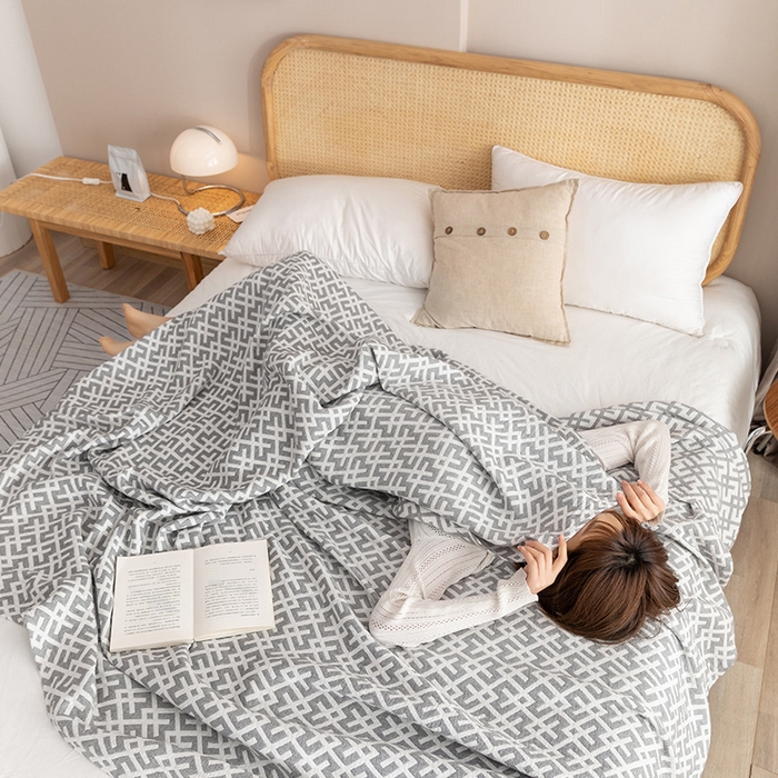 91家纺网 家纺一手货源 找家纺 朴尔家纺-毛巾被 2026春夏新款塞尚风格全棉纯棉水洗棉三层纱布毛巾被夏凉被空调被-经典款常年备货 格林-灰