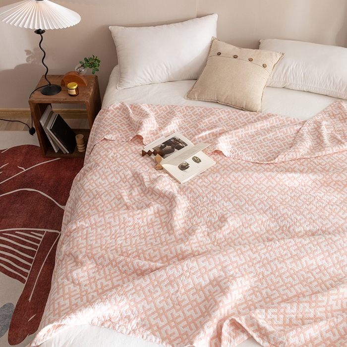 91家纺网 家纺一手货源 找家纺 朴尔家纺-毛巾被 2026春夏新款塞尚风格全棉纯棉水洗棉三层纱布毛巾被夏凉被空调被-经典款常年备货 格林-粉