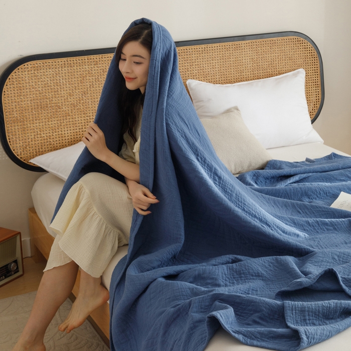 91家纺网 家纺一手货源 找家纺 朴尔家纺-毛巾被 2026春夏新款纯色四层立体三角树叶水洗全棉纯棉纱布系列盖毯毛巾被夏凉被空调被 提花树叶-宝蓝