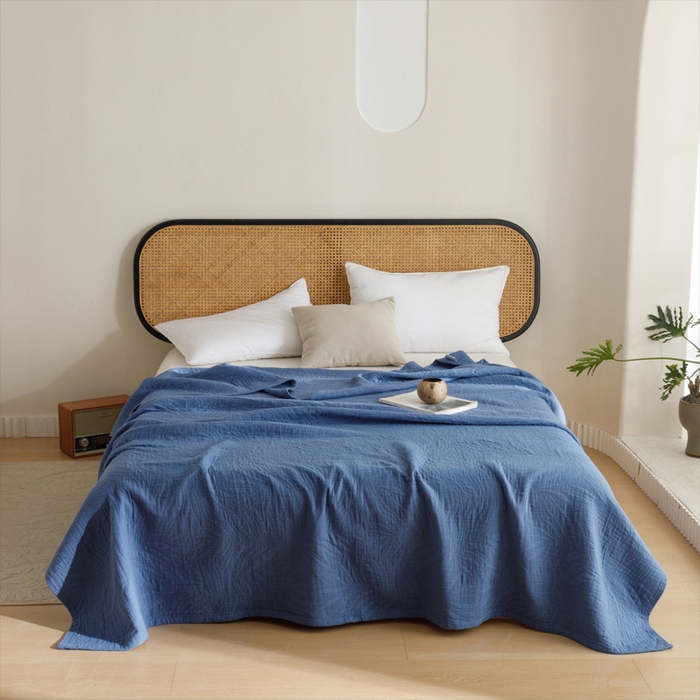 91家纺网 家纺一手货源 找家纺 朴尔家纺-毛巾被 2026春夏新款纯色四层立体三角树叶水洗全棉纯棉纱布系列盖毯毛巾被夏凉被空调被 提花树叶-宝蓝