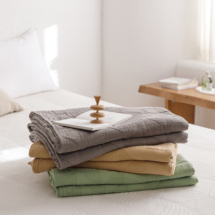 91家纺网 家纺一手货源 找家纺 朴尔家纺-毛巾被 2026春夏新款纯色四层立体三角树叶水洗全棉纯棉纱布系列盖毯毛巾被夏凉被空调被 组合图仅供展示不可下单