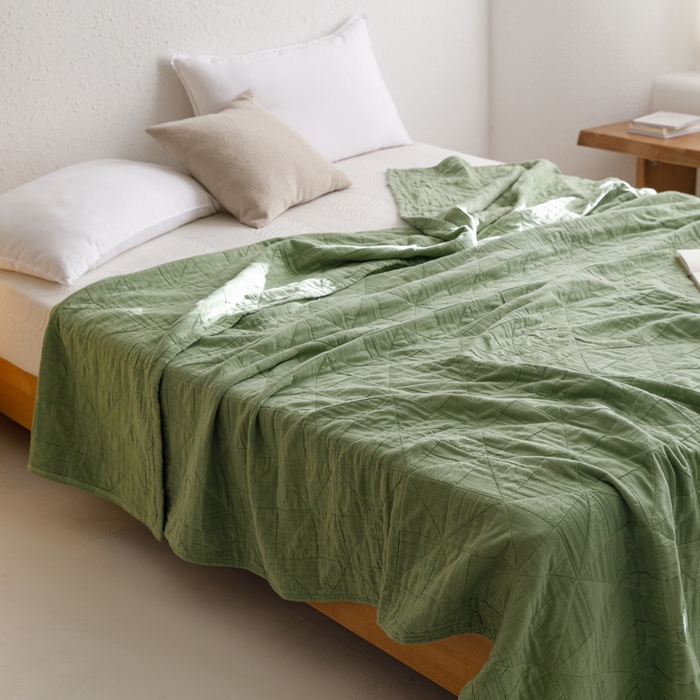 91家纺网 家纺一手货源 找家纺 朴尔家纺-毛巾被 2026春夏新款纯色四层立体三角树叶水洗全棉纯棉纱布系列盖毯毛巾被夏凉被空调被 提花三角-绿