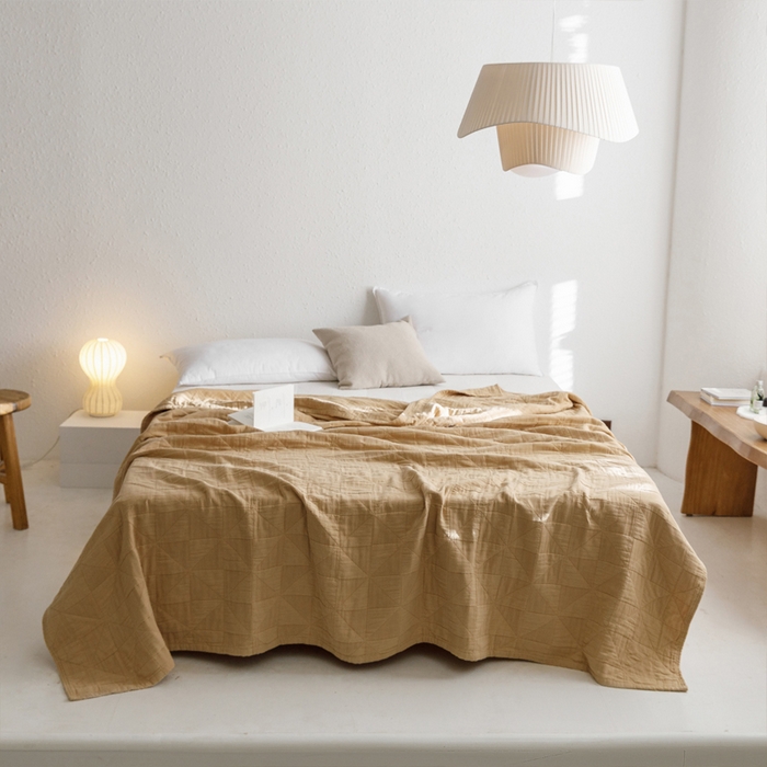 91家纺网 家纺一手货源 找家纺 朴尔家纺-毛巾被 2026春夏新款纯色四层立体三角树叶水洗全棉纯棉纱布系列盖毯毛巾被夏凉被空调被 提花三角-驼