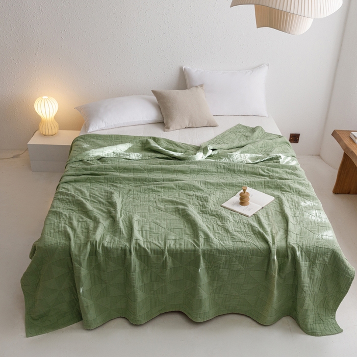 91家纺网 家纺一手货源 找家纺 朴尔家纺-毛巾被 2026春夏新款纯色四层立体三角树叶水洗全棉纯棉纱布系列盖毯毛巾被夏凉被空调被 提花三角-绿