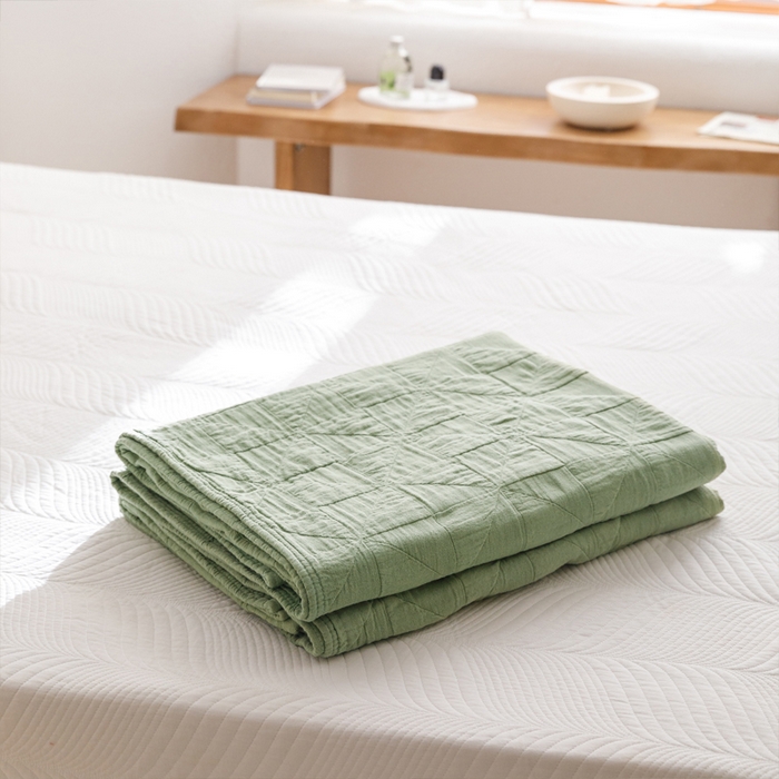 91家纺网 家纺一手货源 找家纺 朴尔家纺-毛巾被 2026春夏新款纯色四层立体三角树叶水洗全棉纯棉纱布系列盖毯毛巾被夏凉被空调被 提花三角-绿
