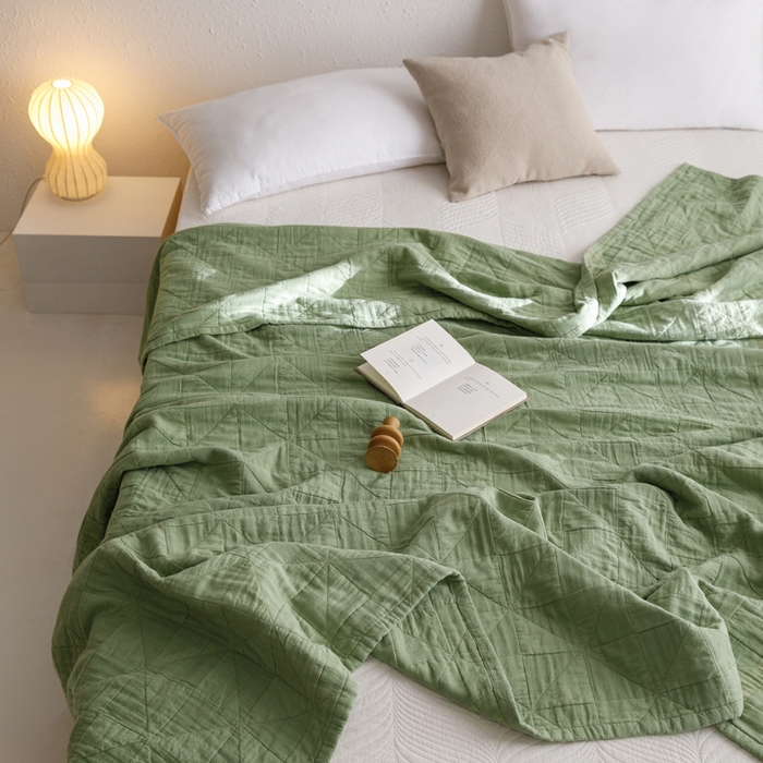 91家纺网 家纺一手货源 找家纺 朴尔家纺-毛巾被 2026春夏新款纯色四层立体三角树叶水洗全棉纯棉纱布系列盖毯毛巾被夏凉被空调被 提花三角-绿