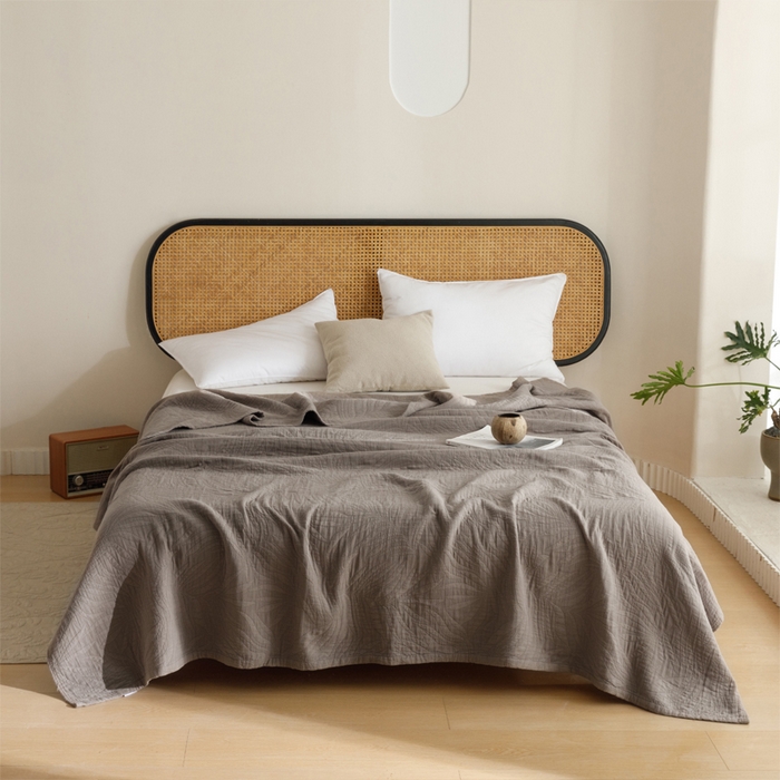 91家纺网 家纺一手货源 找家纺 朴尔家纺-毛巾被 2026春夏新款纯色四层立体三角树叶水洗全棉纯棉纱布系列盖毯毛巾被夏凉被空调被 提花树叶-咖啡