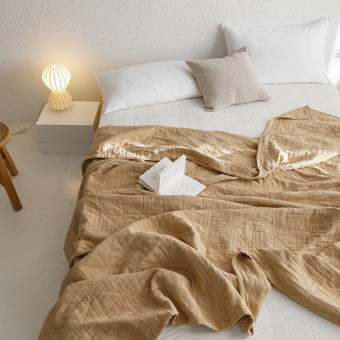 91家纺网 家纺一手货源 找家纺 朴尔家纺-毛巾被 2026春夏新款纯色四层立体三角树叶水洗全棉纯棉纱布系列盖毯毛巾被夏凉被空调被 提花三角-驼