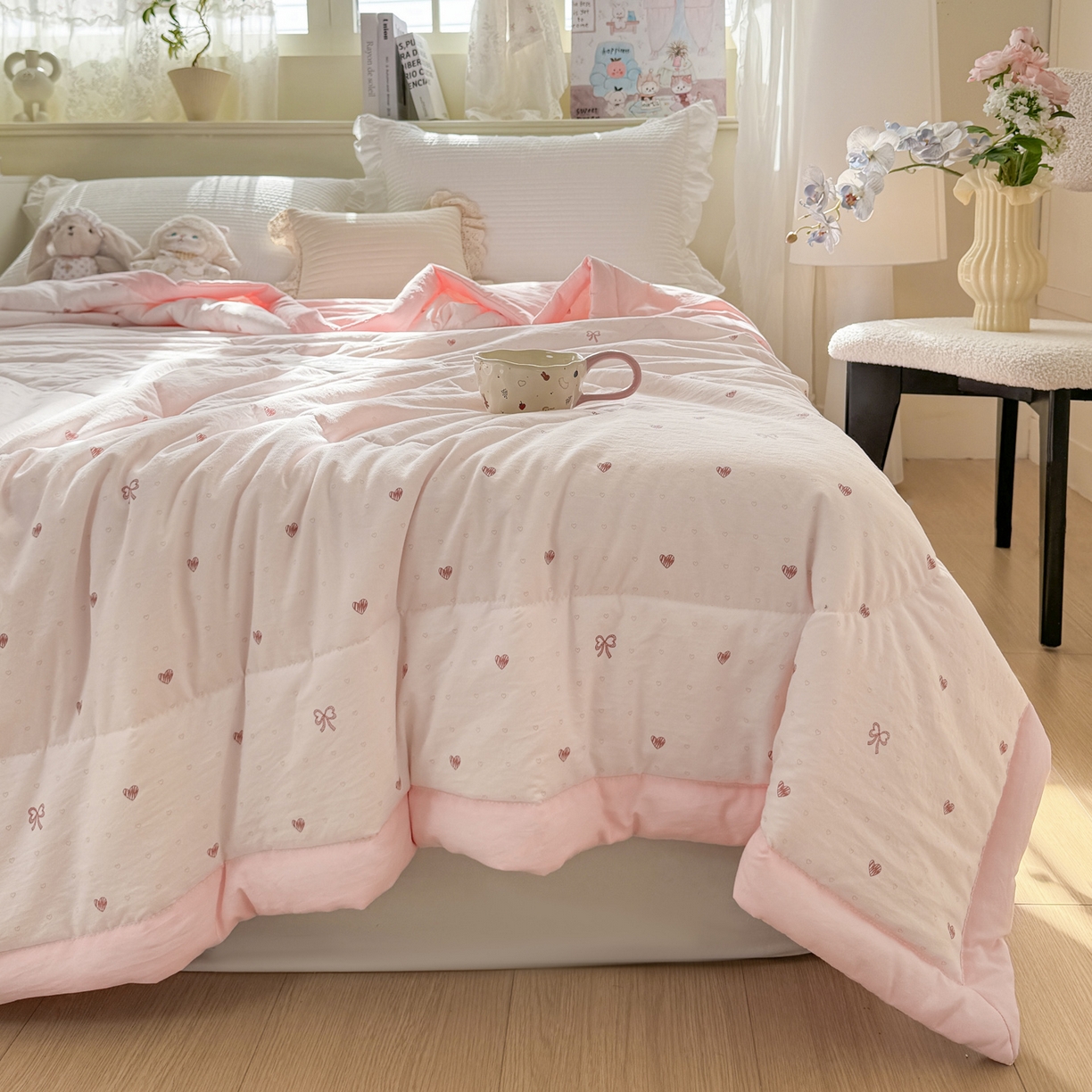 91家纺网 家纺一手货源 找家纺 心悦家纺 2026新款小棉绸印花夏凉被空调被夏被系列 心相印粉