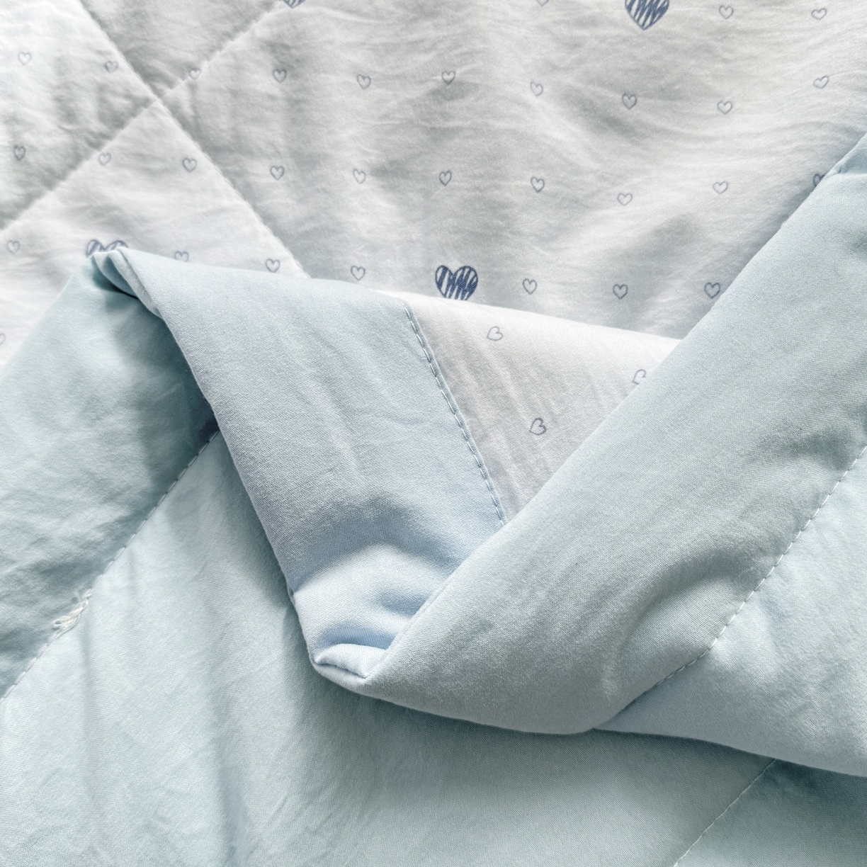 91家纺网 家纺一手货源 找家纺 心悦家纺 2026新款小棉绸印花夏凉被空调被夏被系列 心相印兰