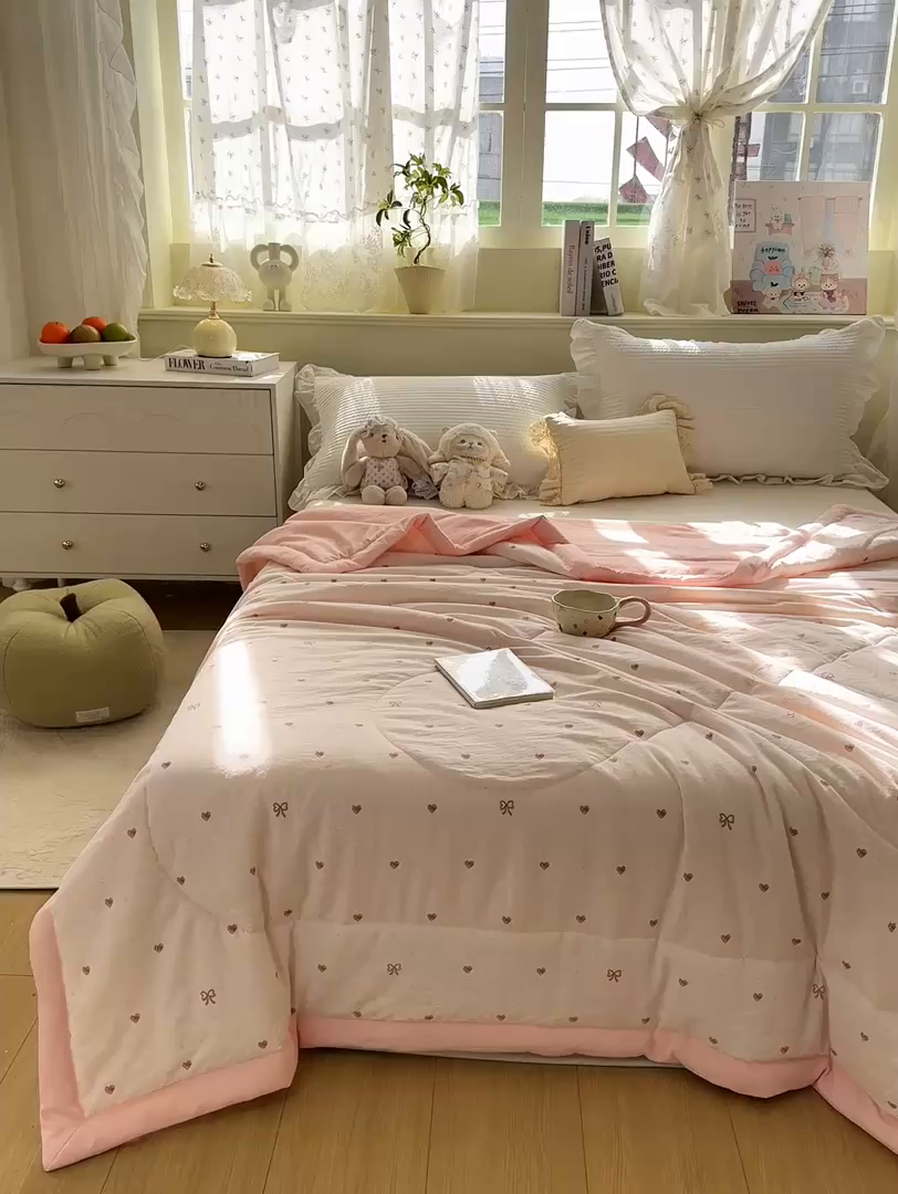 91家纺网 家纺一手货源 找家纺 心悦家纺 2026新款小棉绸印花夏凉被空调被夏被系列 心相印粉