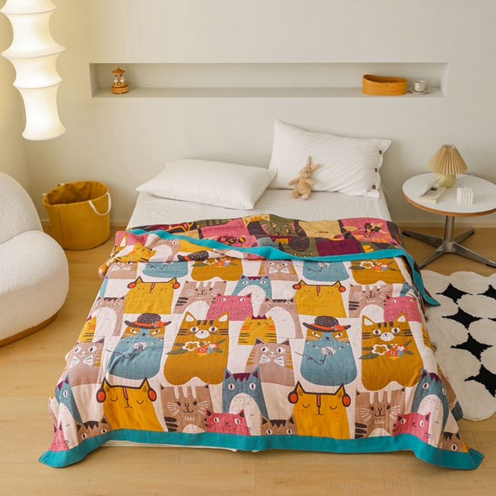 91家纺网 家纺一手货源 找家纺 朴尔家纺-毛巾被 2026春夏新款调皮风宽边加厚透气全棉纯棉四层纱布毛巾被夏被夏凉被空调被 猫咪联盟