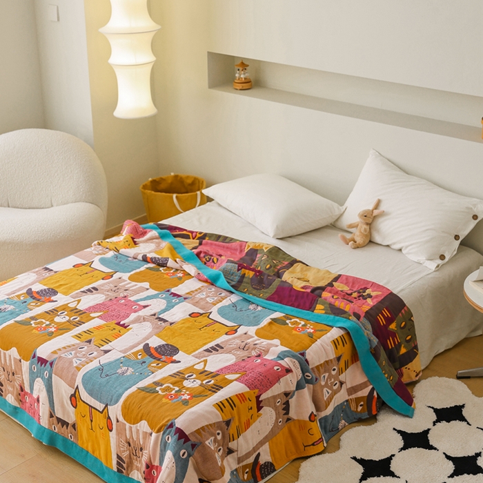 91家纺网 家纺一手货源 找家纺 朴尔家纺-毛巾被 2026春夏新款调皮风宽边加厚透气全棉纯棉四层纱布毛巾被夏被夏凉被空调被 猫咪联盟