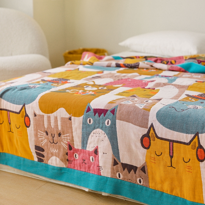 91家纺网 家纺一手货源 找家纺 朴尔家纺-毛巾被 2026春夏新款调皮风宽边加厚透气全棉纯棉四层纱布毛巾被夏被夏凉被空调被 猫咪联盟