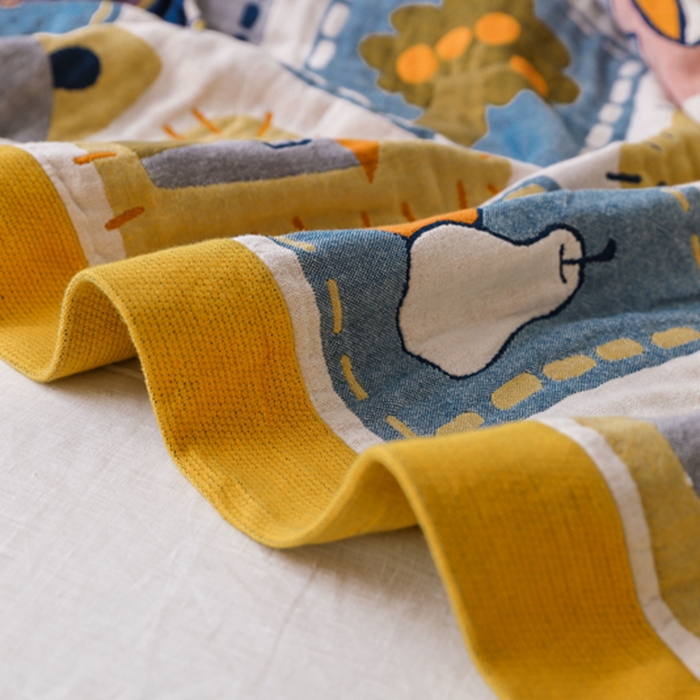 91家纺网 家纺一手货源 找家纺 朴尔家纺-毛巾被 2026春夏新款调皮风宽边加厚透气全棉纯棉四层纱布毛巾被夏被夏凉被空调被 卡片总动员