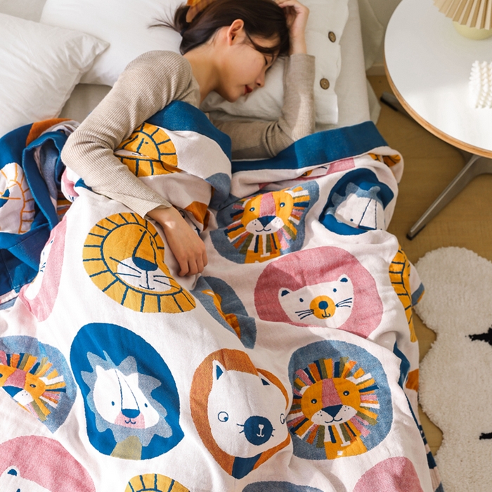 91家纺网 家纺一手货源 找家纺 朴尔家纺-毛巾被 2026春夏新款调皮风宽边加厚透气全棉纯棉四层纱布毛巾被夏被夏凉被空调被 大头贴