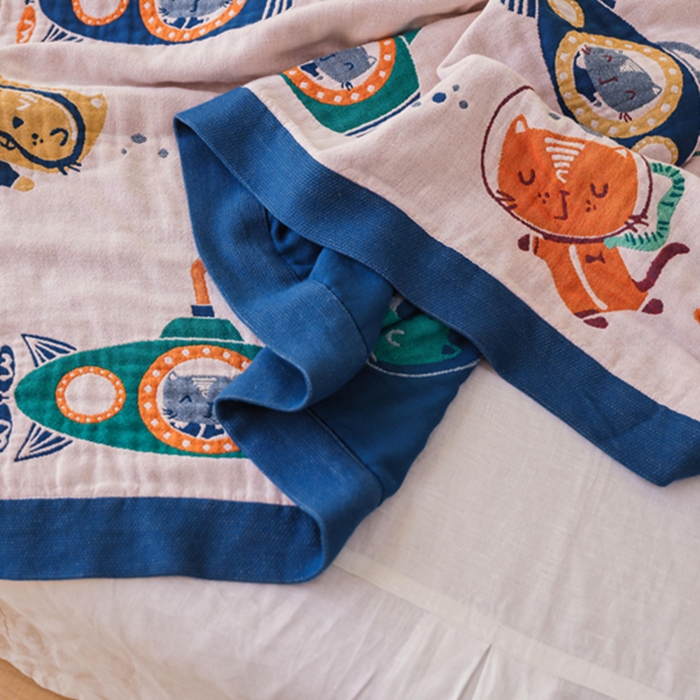 91家纺网 家纺一手货源 找家纺 朴尔家纺-毛巾被 2026春夏新款调皮风宽边加厚透气全棉纯棉四层纱布毛巾被夏被夏凉被空调被 潜水员