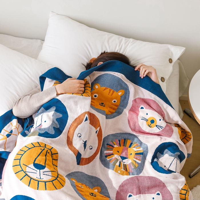 91家纺网 家纺一手货源 找家纺 朴尔家纺-毛巾被 2026春夏新款调皮风宽边加厚透气全棉纯棉四层纱布毛巾被夏被夏凉被空调被 大头贴