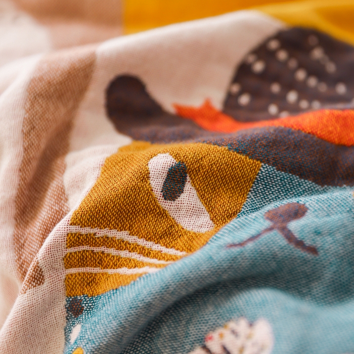 91家纺网 家纺一手货源 找家纺 朴尔家纺-毛巾被 2026春夏新款调皮风宽边加厚透气全棉纯棉四层纱布毛巾被夏被夏凉被空调被 猫咪联盟