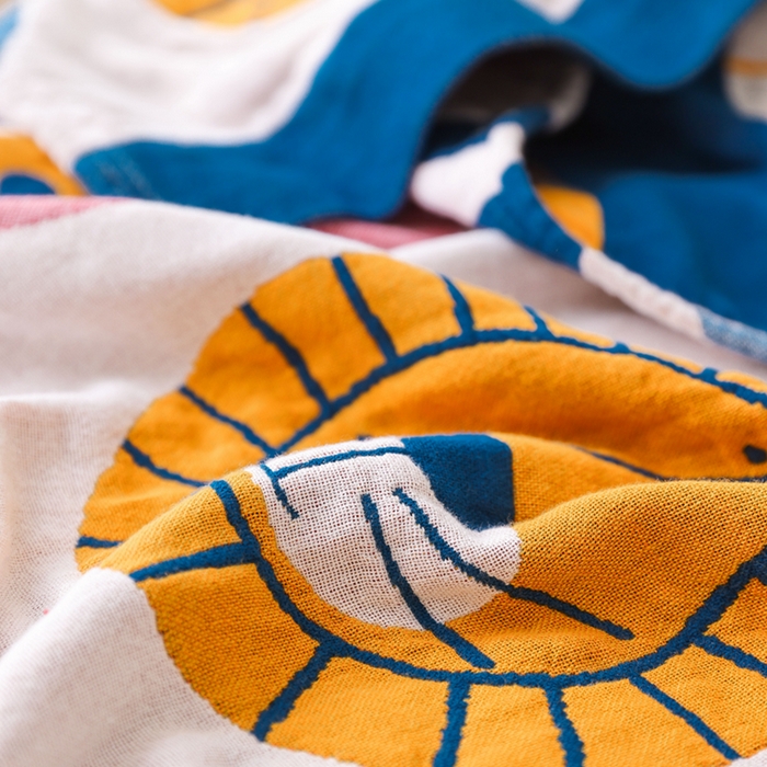 91家纺网 家纺一手货源 找家纺 朴尔家纺-毛巾被 2026春夏新款调皮风宽边加厚透气全棉纯棉四层纱布毛巾被夏被夏凉被空调被 大头贴