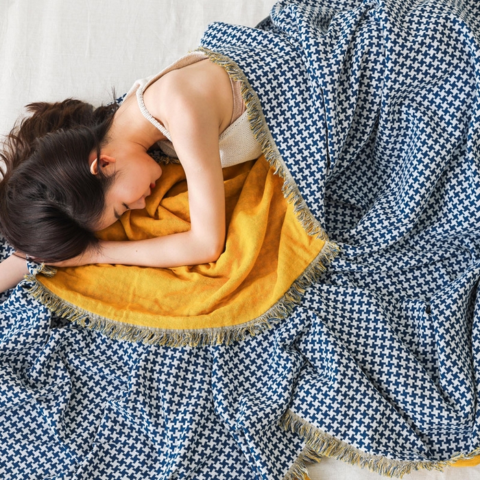 91家纺网 家纺一手货源 找家纺 朴尔家纺-毛巾被 2026春夏新款千鸟格AB面纯色流苏全棉纯棉纱布毛巾被系列夏被夏凉被空调被 千鸟流苏-蓝