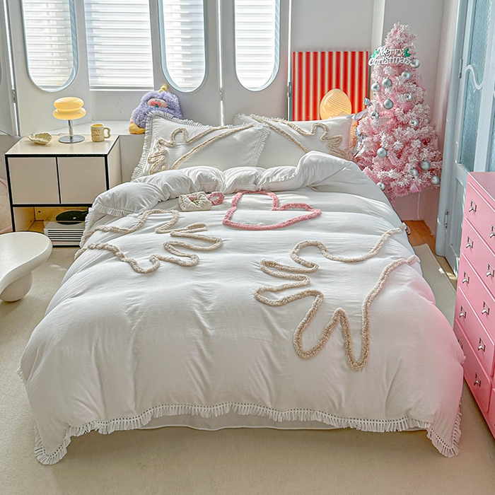 91家纺网 家纺一手货源 找家纺 缘生活 2026新款立体簇绒绣流苏四件套 大爱爱心手-本白