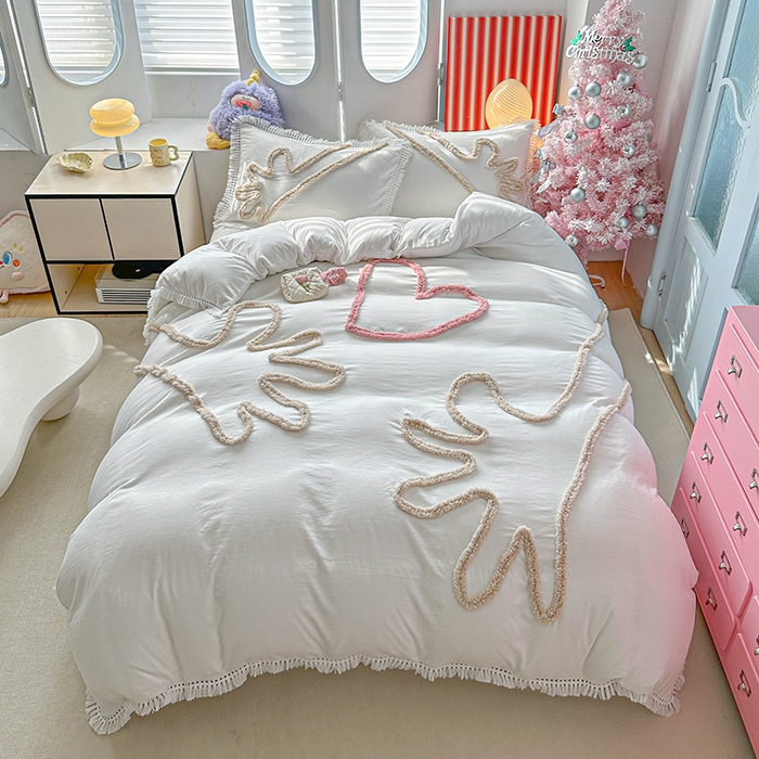 91家纺网 家纺一手货源 找家纺 缘生活 2026新款立体簇绒绣流苏四件套 大爱爱心手-本白