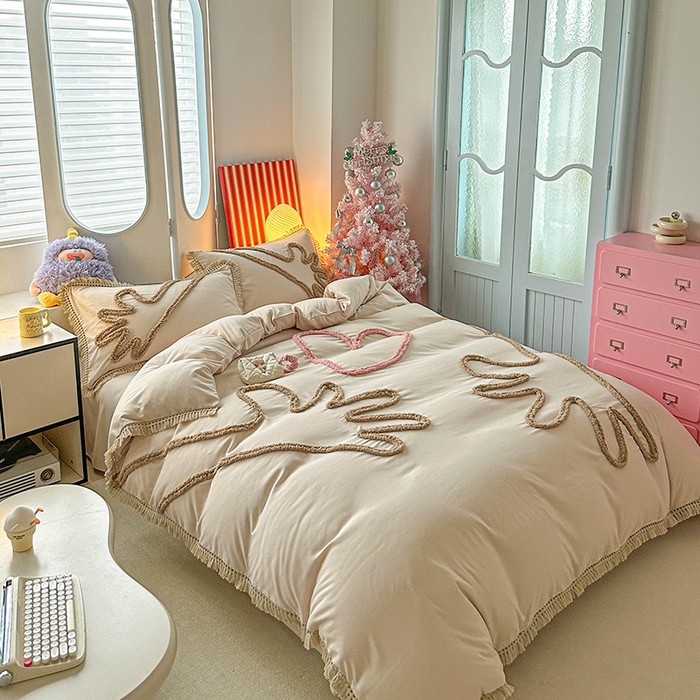 91家纺网 家纺一手货源 找家纺 缘生活 2026新款立体簇绒绣流苏四件套 大爱爱心手-卡其