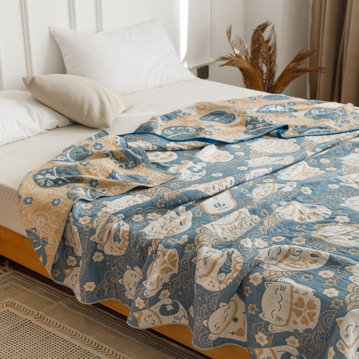 91家纺网 家纺一手货源 找家纺 朴尔家纺-毛巾被 2026春夏新款水洗全棉纯棉四层细纱系列毛巾被下班夏凉被空调被 招福瞄-蓝毛巾被