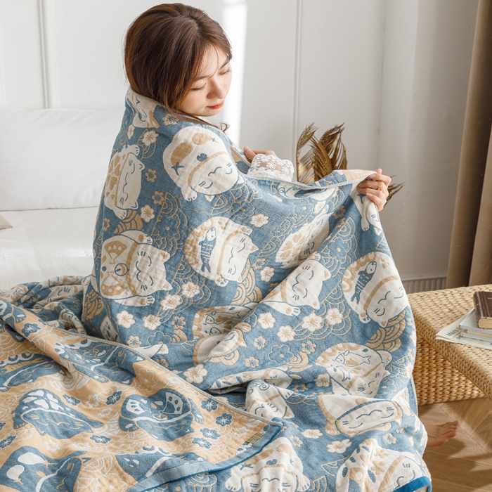 91家纺网 家纺一手货源 找家纺 朴尔家纺-毛巾被 2026春夏新款水洗全棉纯棉四层细纱系列毛巾被下班夏凉被空调被 招福瞄-蓝毛巾被