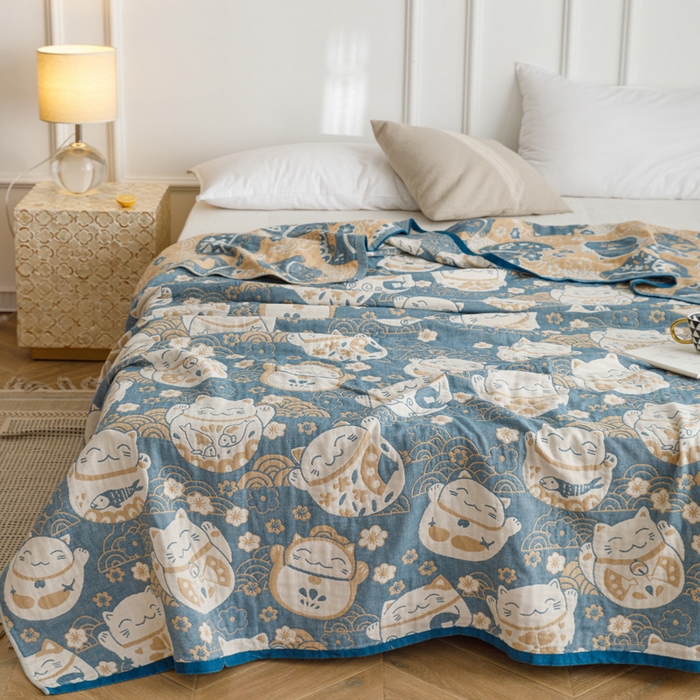 91家纺网 家纺一手货源 找家纺 朴尔家纺-毛巾被 2026春夏新款水洗全棉纯棉四层细纱系列毛巾被下班夏凉被空调被 招福瞄-蓝毛巾被