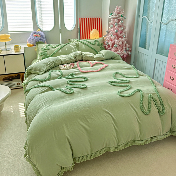 91家纺网 家纺一手货源 找家纺 缘生活 2026新款立体簇绒绣流苏四件套 大爱爱心手-抹茶绿