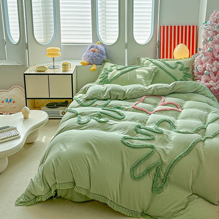 91家纺网 家纺一手货源 找家纺 缘生活 2026新款立体簇绒绣流苏四件套 大爱爱心手-抹茶绿