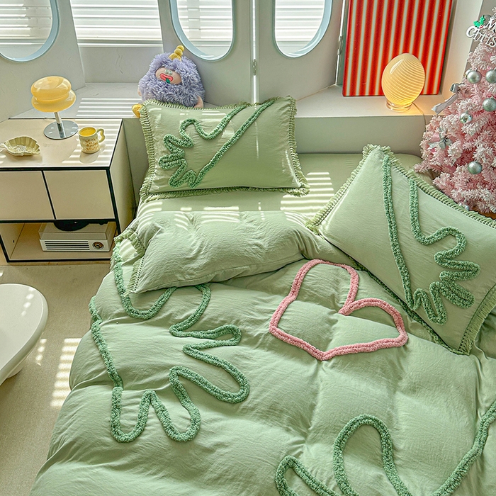 91家纺网 家纺一手货源 找家纺 缘生活 2026新款立体簇绒绣流苏四件套 大爱爱心手-抹茶绿