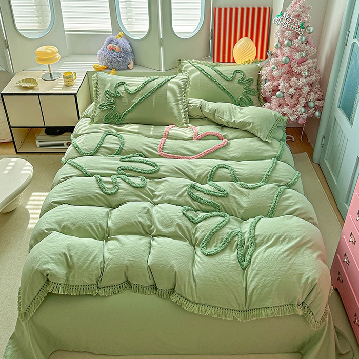 91家纺网 家纺一手货源 找家纺 缘生活 2026新款立体簇绒绣流苏四件套 大爱爱心手-抹茶绿