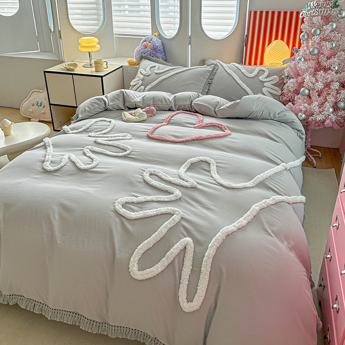 91家纺网 家纺一手货源 找家纺 缘生活 2026新款立体簇绒绣流苏四件套 大爱爱心手-浅灰