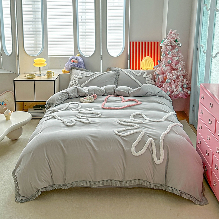 91家纺网 家纺一手货源 找家纺 缘生活 2026新款立体簇绒绣流苏四件套 大爱爱心手-浅灰