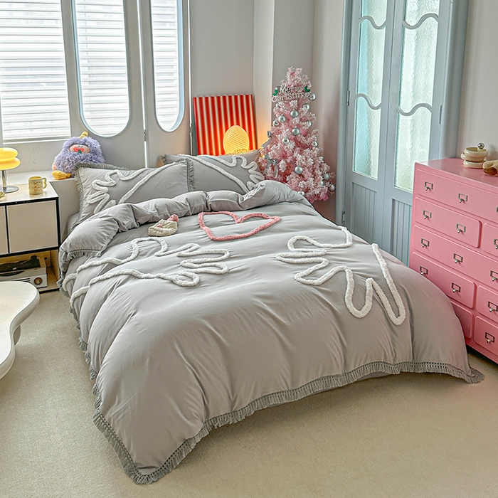 91家纺网 家纺一手货源 找家纺 缘生活 2026新款立体簇绒绣流苏四件套 大爱爱心手-浅灰