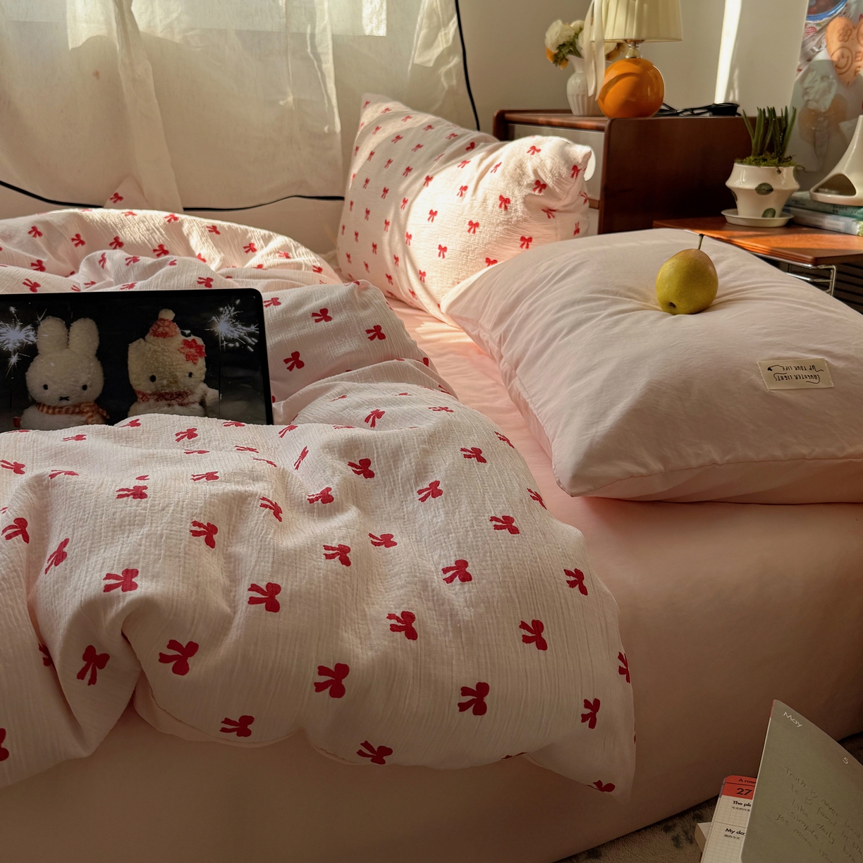 91家纺网 家纺一手货源 找家纺 轻奢坊 2026新款皱皱纱水洗棉韩系混搭四件套 莓果结