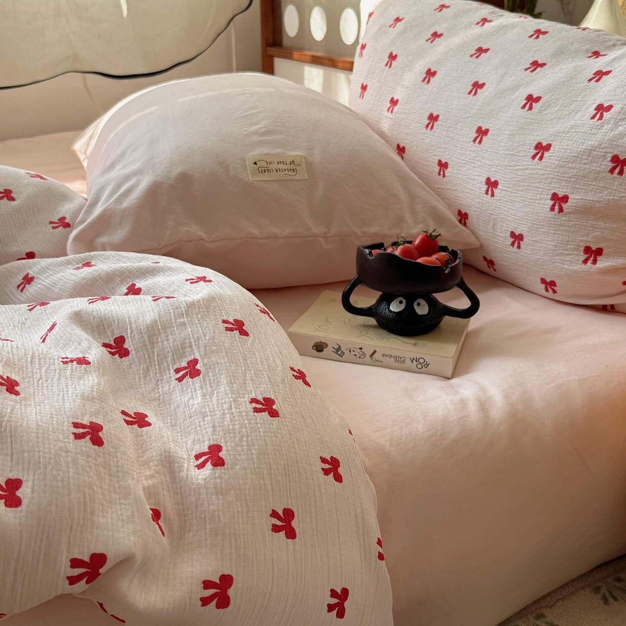 91家纺网 家纺一手货源 找家纺 轻奢坊 2026新款皱皱纱水洗棉韩系混搭四件套 莓果结